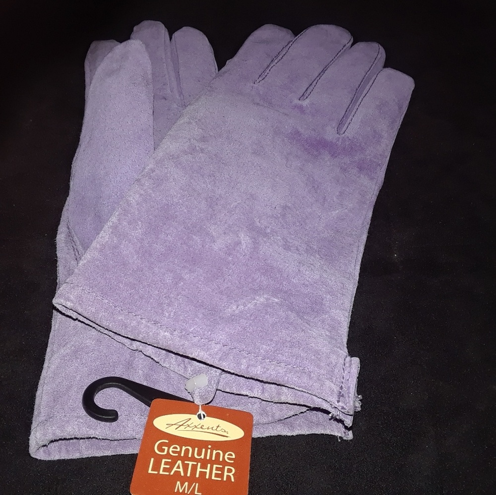 Women's purple suede gloves